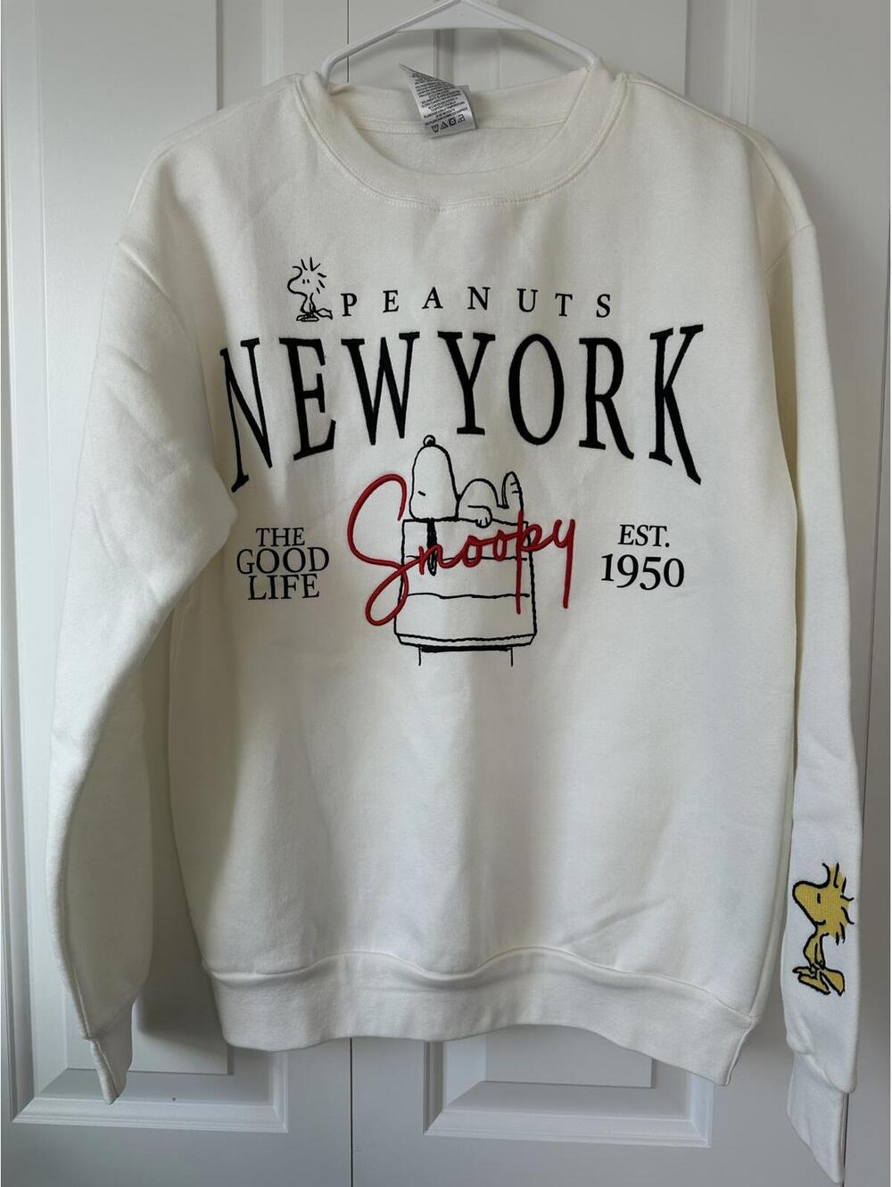Disney Peanuts Snoopy Destination Crewneck Sweatshirt NWT Ivory Medium